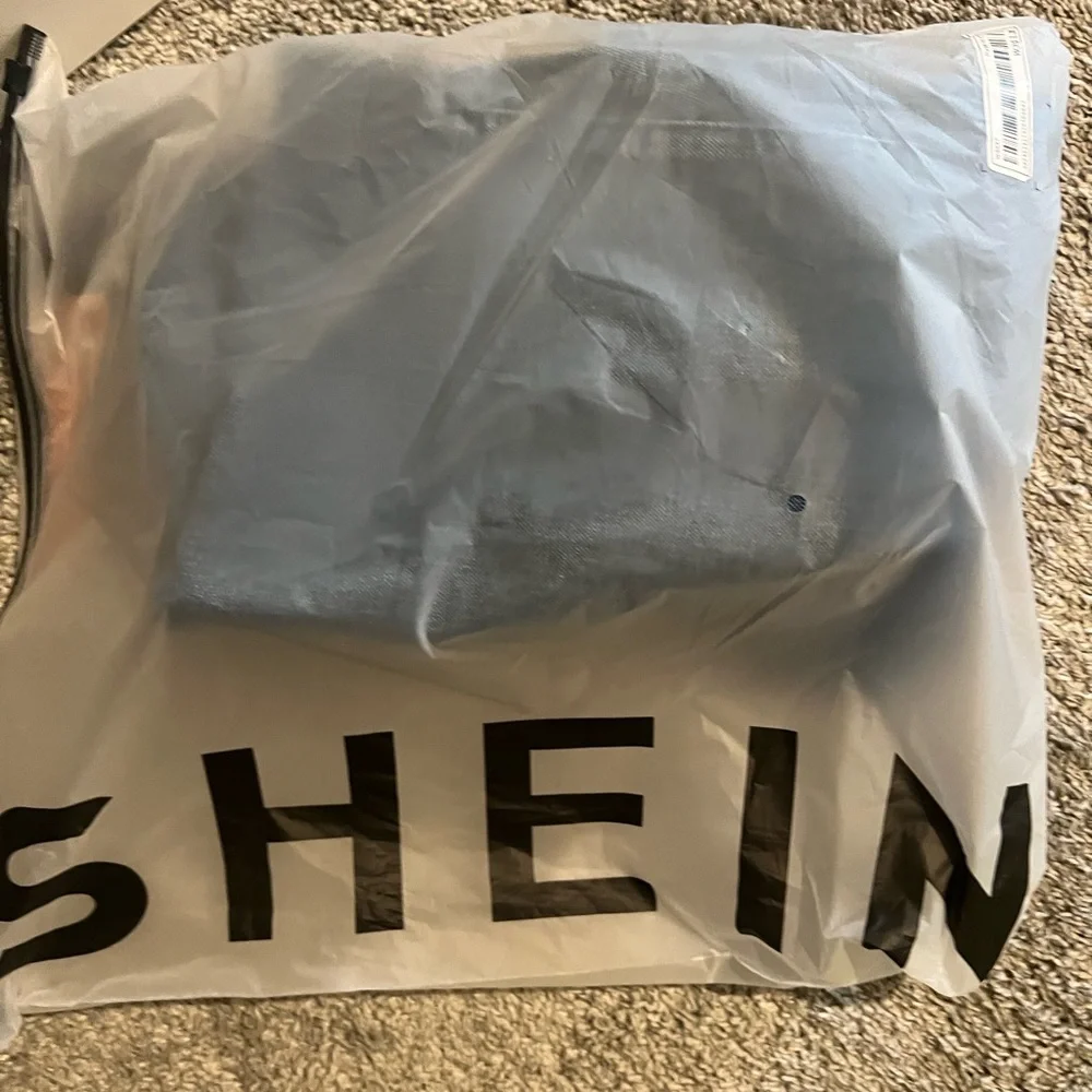 Wide bottom ladies jeans with zip back. Comfy and cute. - Picture 2 of 7